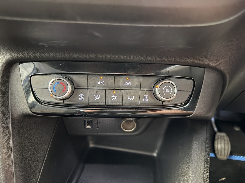 Vauxhall Corsa SE Edition - U76036