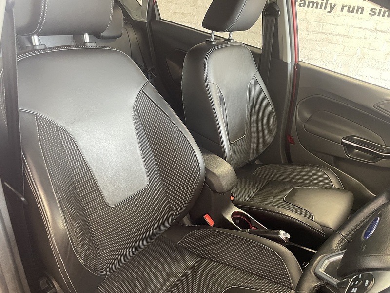 Ford Fiesta T EcoBoost Titanium X - U76081