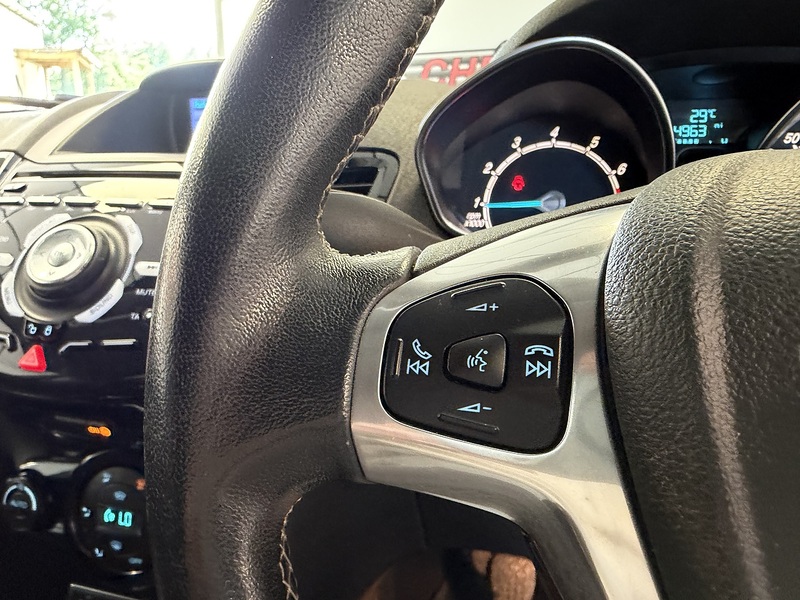 Ford Fiesta T EcoBoost Titanium - U76152
