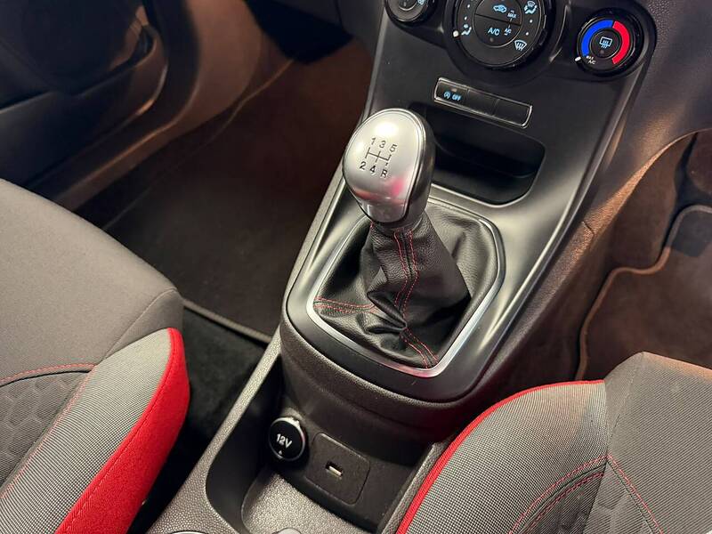 Ford Fiesta T EcoBoost ST-Line - U76226