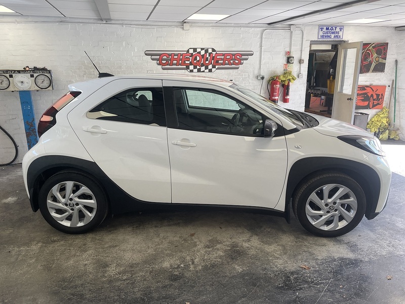 Toyota Aygo X VVT-i Pure - U76228