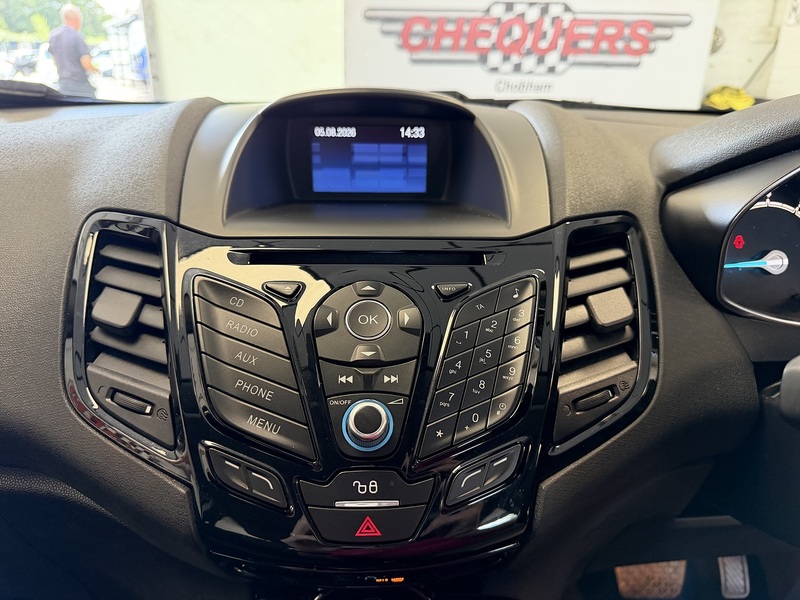 Ford Fiesta Zetec - U76232