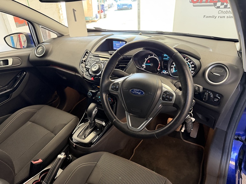 Ford Fiesta Titanium - U76235