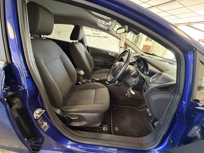 Ford Fiesta Titanium - U76235