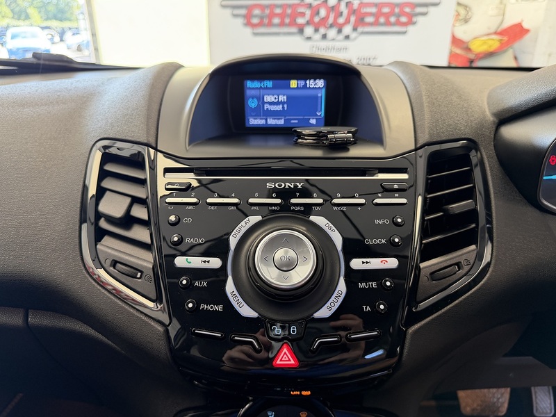 Ford Fiesta Titanium - U76235