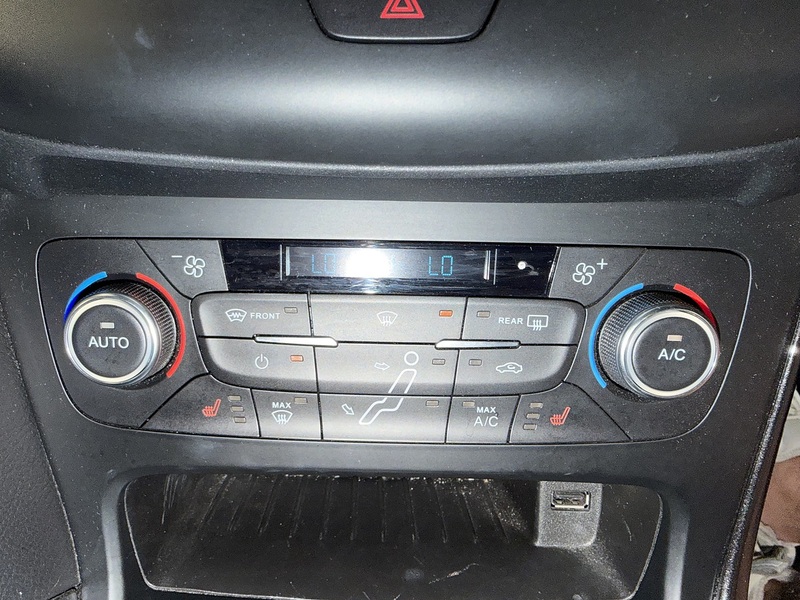Ford Focus T EcoBoost Titanium X - U76258
