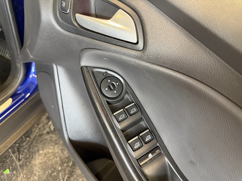 Ford Focus T EcoBoost Titanium X - U76258
