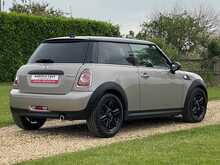 Mini Hatch Cooper Baker Street - U2398
