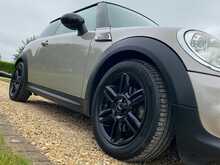 Mini Hatch Cooper Baker Street - U2398