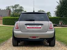 Mini Hatch Cooper Baker Street - U2398
