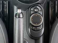 Mini Hatch Cooper - U2407
