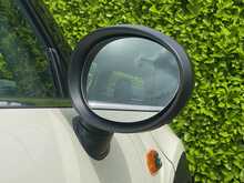 Mini Hatch One - N18