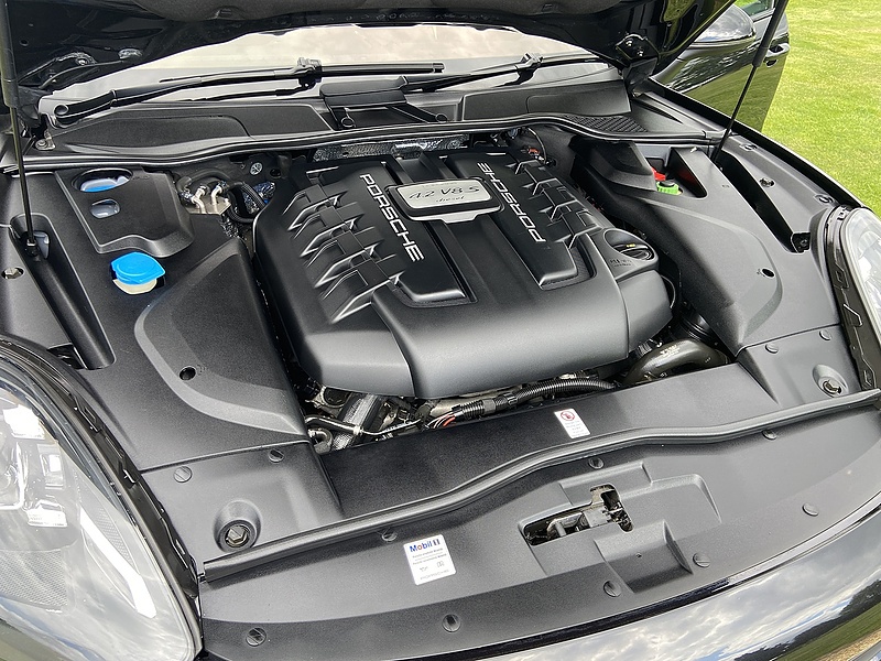 Porsche 4.2 TD V8 S Platinum Edition SUV 5dr Diesel TiptronicS 4WD Euro 6 (s/s) (385 ps)