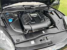 2017 (17) Porsche Cayenne 4.2 TDV8 Platinum Edition