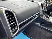 2017 (17) Porsche Cayenne 4.2 TDV8 Platinum Edition