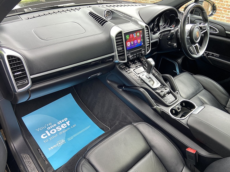 Porsche 4.2 TD V8 S Platinum Edition SUV 5dr Diesel TiptronicS 4WD Euro 6 (s/s) (385 ps)