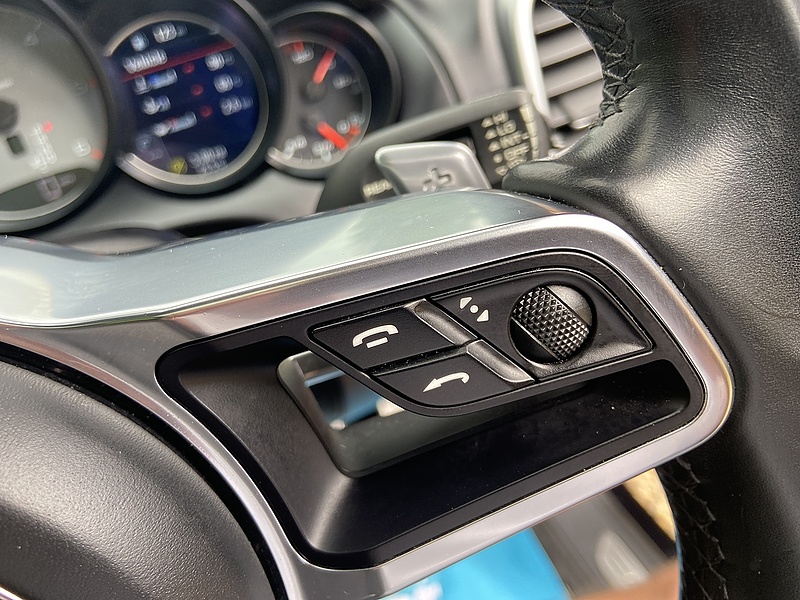 Porsche 4.2 TD V8 S Platinum Edition SUV 5dr Diesel TiptronicS 4WD Euro 6 (s/s) (385 ps)