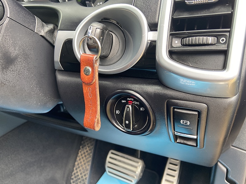 Porsche 4.2 TD V8 S Platinum Edition SUV 5dr Diesel TiptronicS 4WD Euro 6 (s/s) (385 ps)