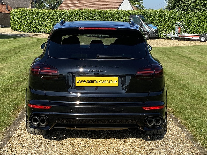 Porsche 4.2 TD V8 S Platinum Edition SUV 5dr Diesel TiptronicS 4WD Euro 6 (s/s) (385 ps)