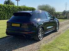 2017 (17) Porsche Cayenne 4.2 TDV8 Platinum Edition