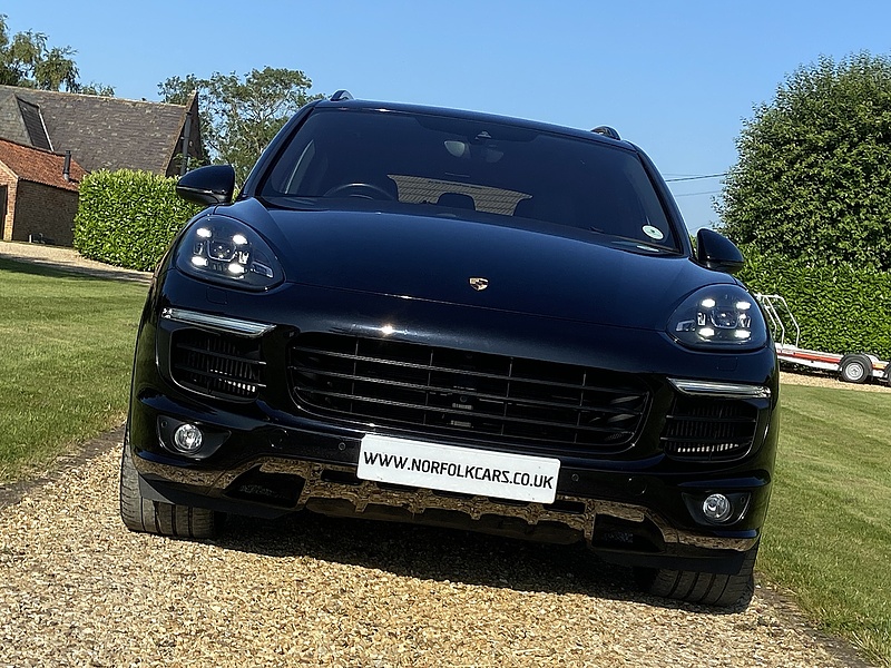 Porsche 4.2 TD V8 S Platinum Edition SUV 5dr Diesel TiptronicS 4WD Euro 6 (s/s) (385 ps)