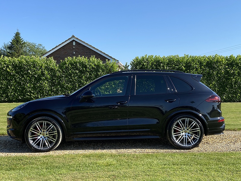 Porsche 4.2 TD V8 S Platinum Edition SUV 5dr Diesel TiptronicS 4WD Euro 6 (s/s) (385 ps)