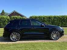 2017 (17) Porsche Cayenne 4.2 TDV8 Platinum Edition