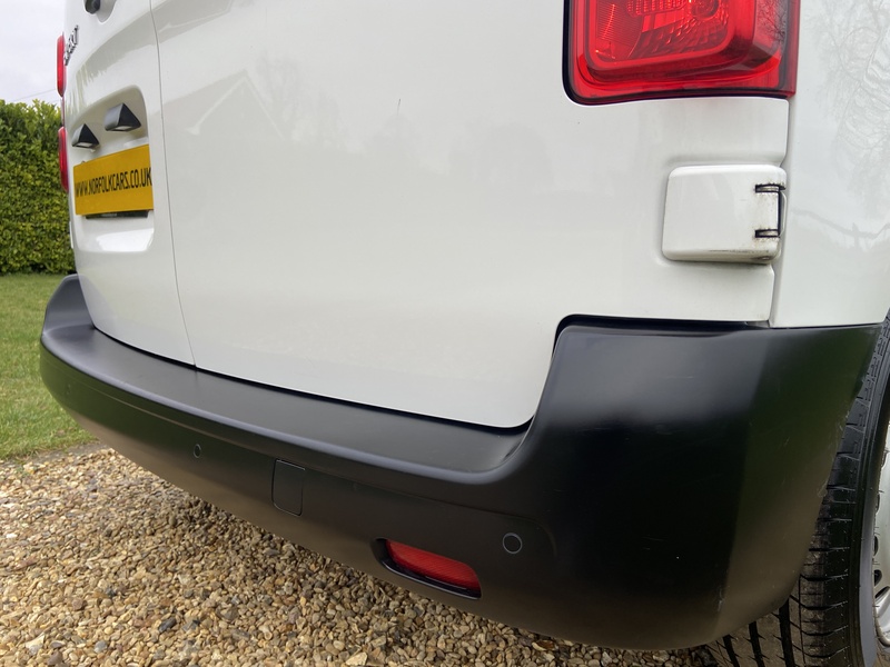 Peugeot 1.5 BlueHDi 1000 Professional Standard Panel Van 6dr Diesel Manual MWB Euro 6 (s/s) (100 bhp)