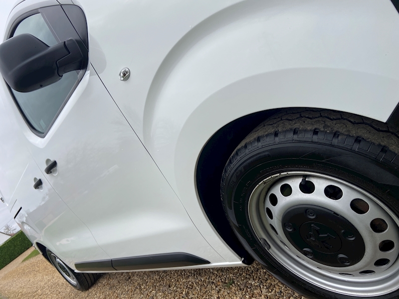 Peugeot 1.5 BlueHDi 1000 Professional Standard Panel Van 6dr Diesel Manual MWB Euro 6 (s/s) (100 bhp)