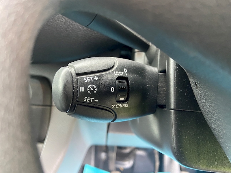 Peugeot 1.5 BlueHDi 1000 Professional Standard Panel Van 6dr Diesel Manual MWB Euro 6 (s/s) (100 bhp)