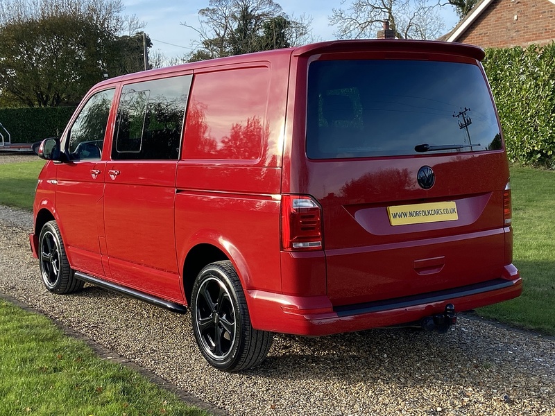 Volkswagen 2.0 BiTDI T32 BlueMotion Tech Highline Crew Van 5dr Diesel DSG FWD Euro 6 (s/s) (204 ps)