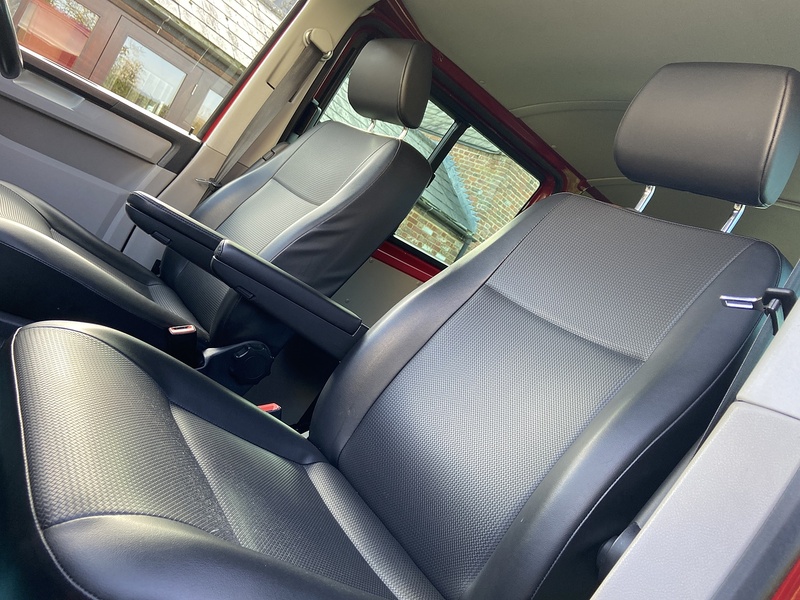 Volkswagen 2.0 BiTDI T32 BlueMotion Tech Highline Crew Van 5dr Diesel DSG FWD Euro 6 (s/s) (204 ps)