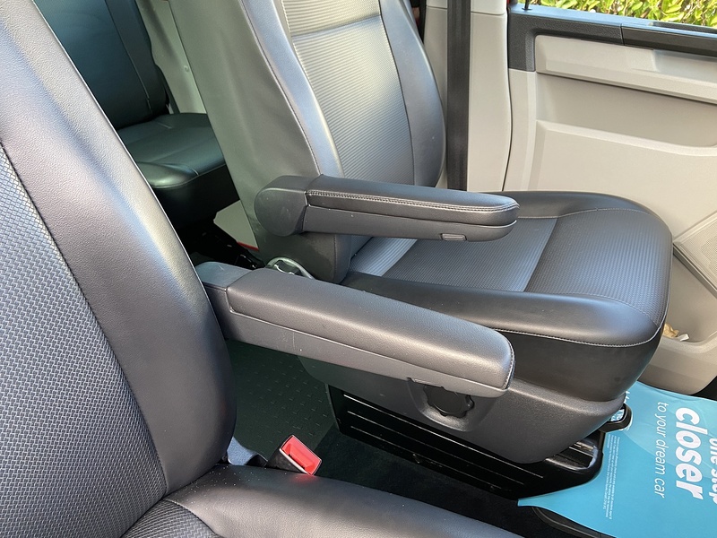 Volkswagen 2.0 BiTDI T32 BlueMotion Tech Highline Crew Van 5dr Diesel DSG FWD Euro 6 (s/s) (204 ps)