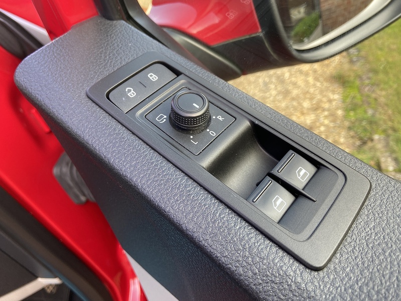 Volkswagen 2.0 BiTDI T32 BlueMotion Tech Highline Crew Van 5dr Diesel DSG FWD Euro 6 (s/s) (204 ps)