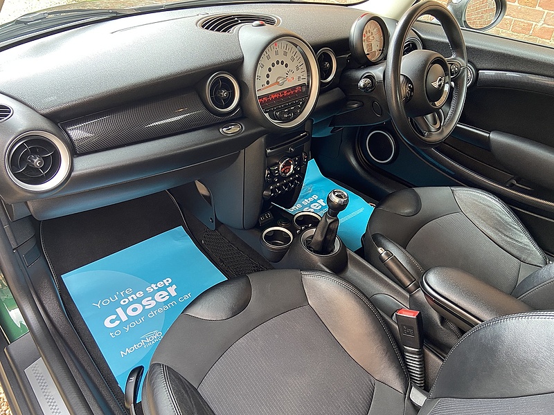 MINI 1.6 Cooper S (Sport Chili) Hatchback 3dr Petrol Manual (136 g/km, 190 bhp)