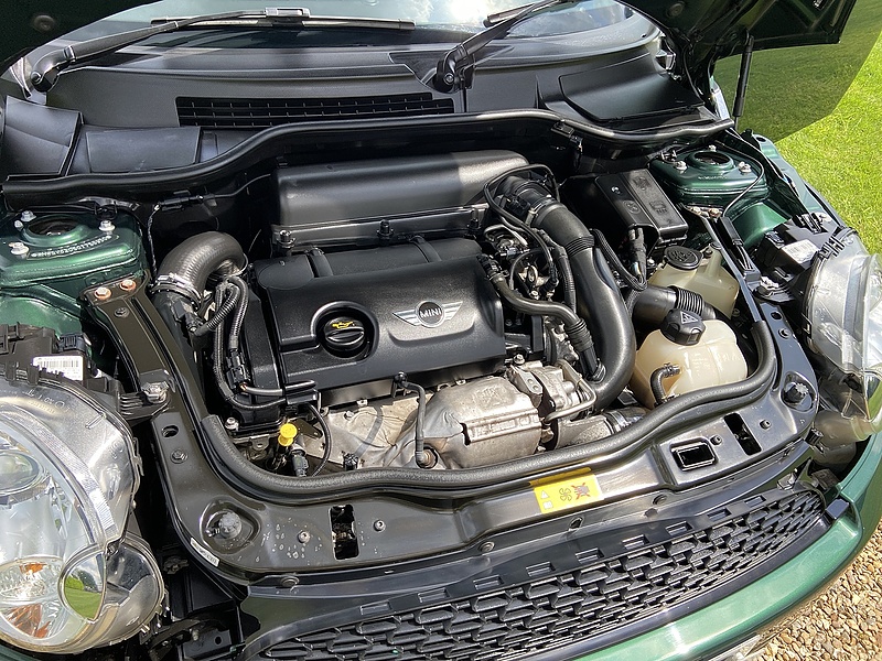 MINI 1.6 Cooper S (Sport Chili) Hatchback 3dr Petrol Manual (136 g/km, 190 bhp)