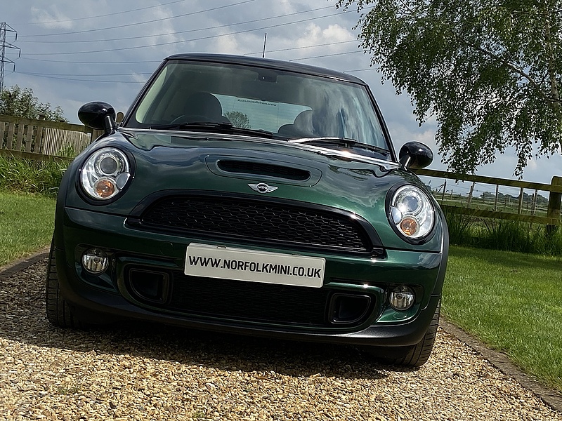 MINI 1.6 Cooper S (Sport Chili) Hatchback 3dr Petrol Manual (136 g/km, 190 bhp)