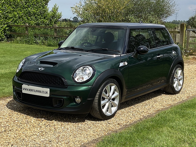 MINI 1.6 Cooper S (Sport Chili) Hatchback 3dr Petrol Manual (136 g/km, 190 bhp)