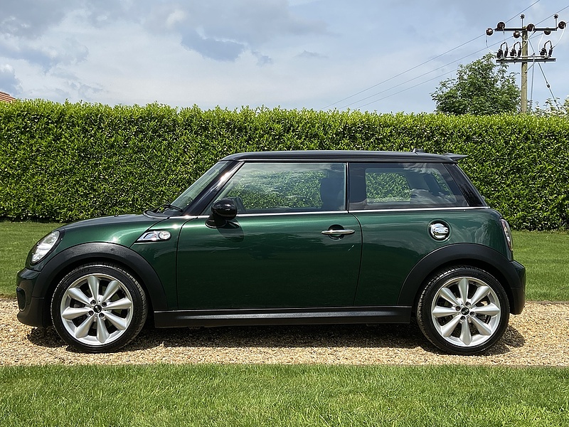 MINI 1.6 Cooper S (Sport Chili) Hatchback 3dr Petrol Manual (136 g/km, 190 bhp)