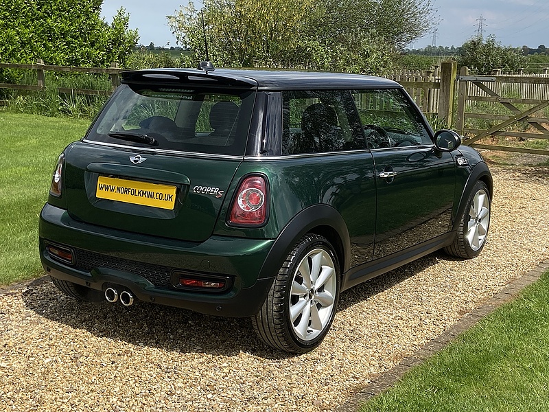 MINI 1.6 Cooper S (Sport Chili) Hatchback 3dr Petrol Manual (136 g/km, 190 bhp)