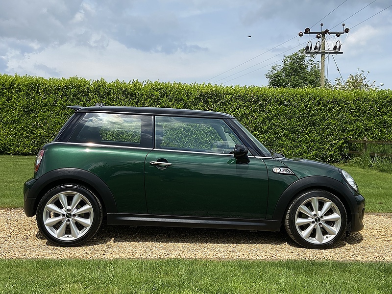 MINI 1.6 Cooper S (Sport Chili) Hatchback 3dr Petrol Manual (136 g/km, 190 bhp)