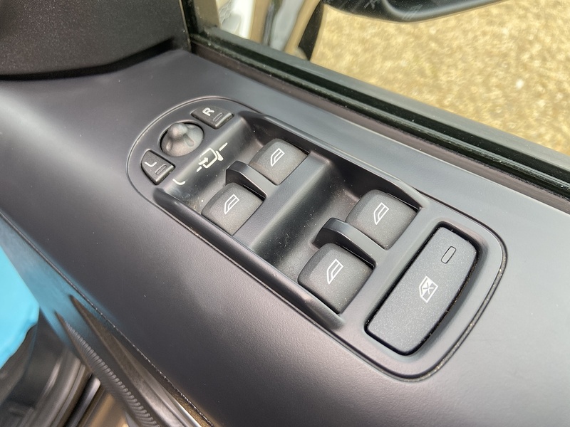 Land Rover TD4 GS SUV 2.2 Manual Diesel