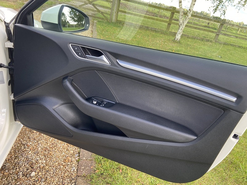 Audi 2.0 TDI Sport Hatchback 3dr Diesel Manual Euro 5 (s/s) (150 ps)