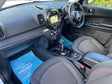 2017 (17) Mini Countryman Cooper Automatic