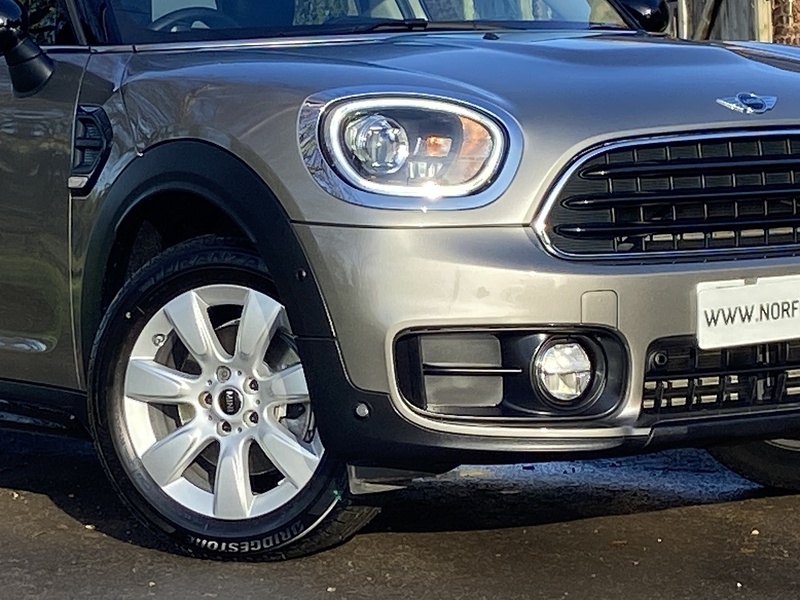 MINI 1.5 Cooper SUV 5dr Petrol Auto Euro 6 (s/s) (136 ps)