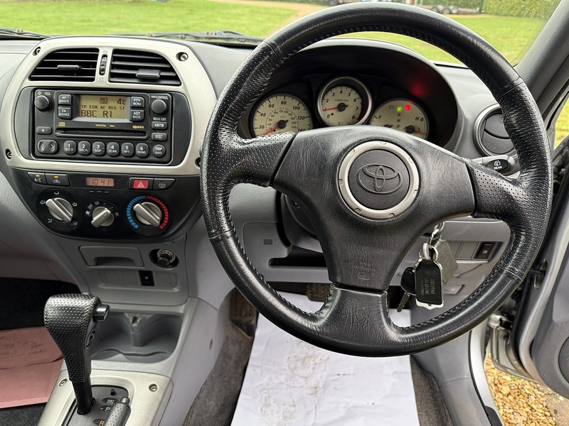 Toyota 2.0 VVT-i NRG SUV 3dr Petrol Automatic 4WD (224 g/km, 147 bhp)