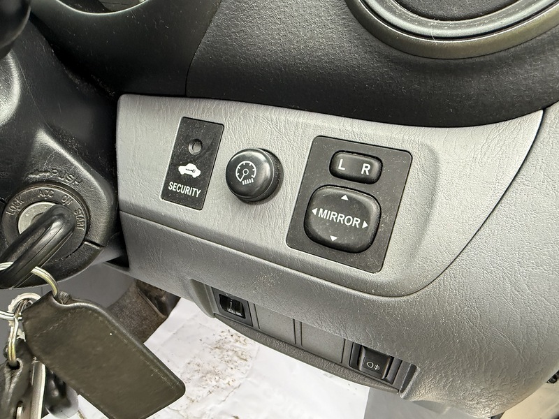 Toyota 2.0 VVT-i NRG SUV 3dr Petrol Automatic 4WD (224 g/km, 147 bhp)