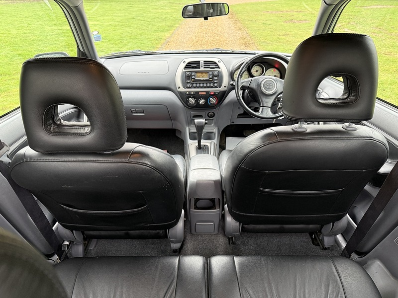 Toyota 2.0 VVT-i NRG SUV 3dr Petrol Automatic 4WD (224 g/km, 147 bhp)