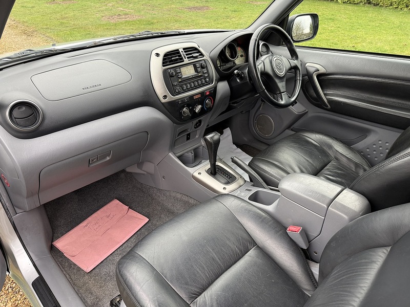 Toyota 2.0 VVT-i NRG SUV 3dr Petrol Automatic 4WD (224 g/km, 147 bhp)