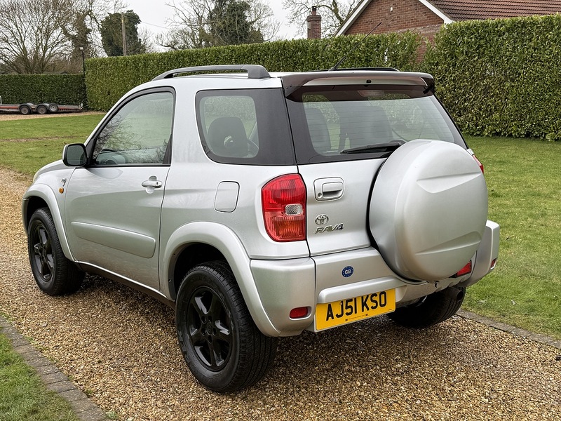 Toyota 2.0 VVT-i NRG SUV 3dr Petrol Automatic 4WD (224 g/km, 147 bhp)